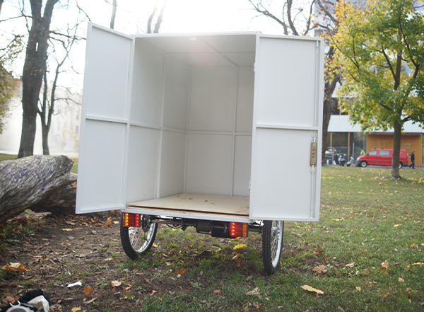 tricycles cargo avec un grand espace de rangement
