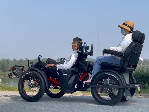 Two-passenger bench version of E-Truck recumbent quad